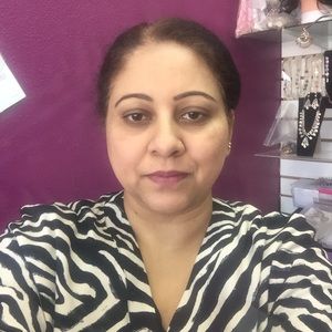 Meet your Posher, Robina